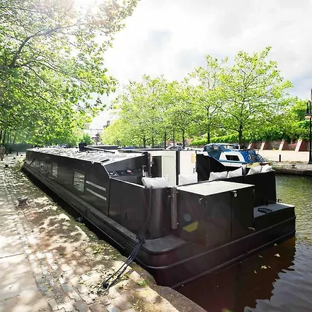 The Vaetten Hues Luxury Boat Manchester Exterior photo