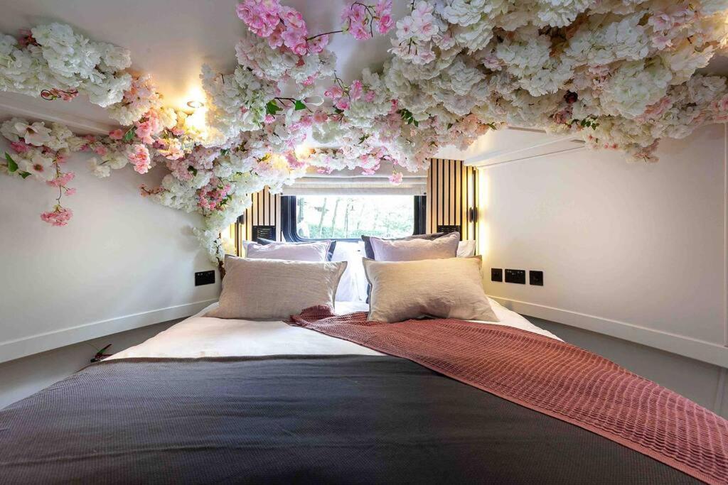 The Vaetten Hues Luxury Boat Bateau-hôtel